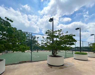 5445 N Sheridan Road - Photo Thumbnail 8