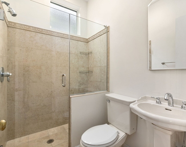 2112 N Dayton Street - Photo Thumbnail 11