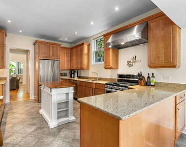 2112 N Dayton Street - Photo Thumbnail 18
