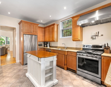 2112 N Dayton Street - Photo Thumbnail 15
