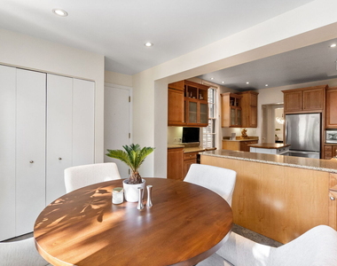 2112 N Dayton Street - Photo Thumbnail 14