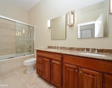 2112 N Dayton Street - Photo Thumbnail 22