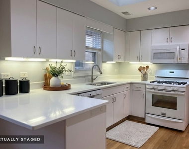 449 W 37th Street - Photo Thumbnail 7