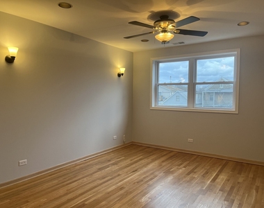 449 W 37th Street - Photo Thumbnail 12