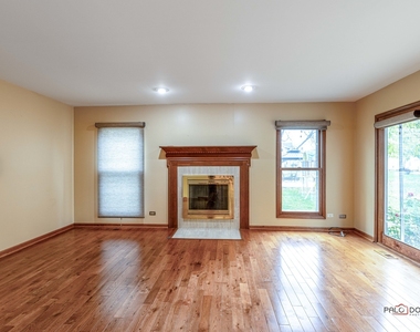 1551 Crowfoot Circle N - Photo Thumbnail 16