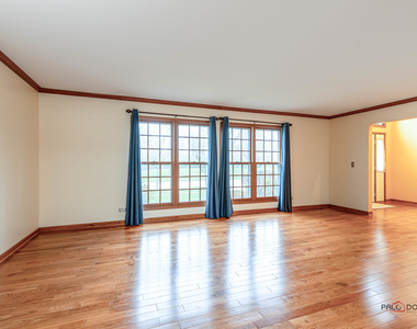 1551 Crowfoot Circle N - Photo Thumbnail 5
