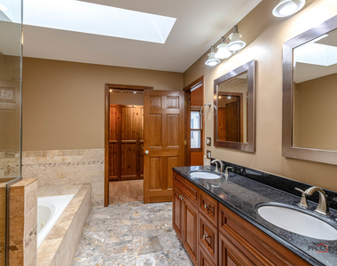 1551 Crowfoot Circle N - Photo Thumbnail 22
