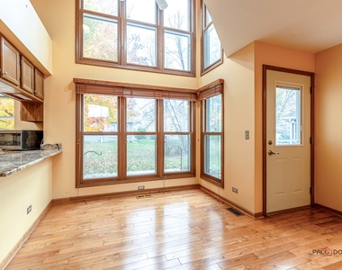 1551 Crowfoot Circle N - Photo Thumbnail 10