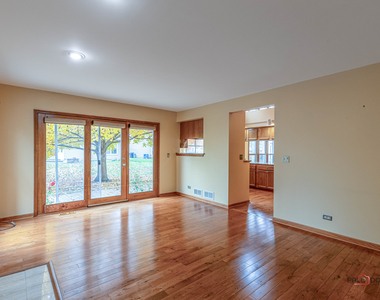 1551 Crowfoot Circle N - Photo Thumbnail 18