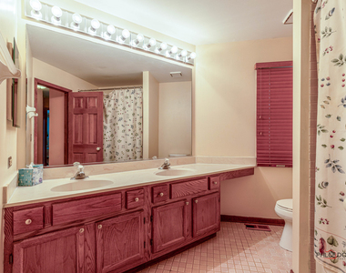 1551 Crowfoot Circle N - Photo Thumbnail 29