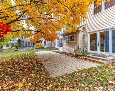1551 Crowfoot Circle N - Photo Thumbnail 33