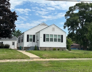 518 Bremer Street - Photo Thumbnail 1