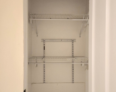 1504 N Dearborn Parkway - Photo Thumbnail 7