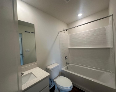 2267 Glacier Street - Photo Thumbnail 21