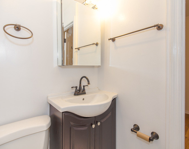 1504 N Dearborn Parkway - Photo Thumbnail 3