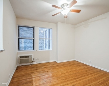 1504 N Dearborn Parkway - Photo Thumbnail 2