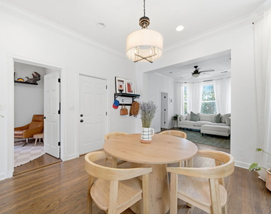 3742 N Janssen Avenue - Photo Thumbnail 2