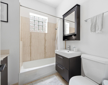3742 N Janssen Avenue - Photo Thumbnail 14