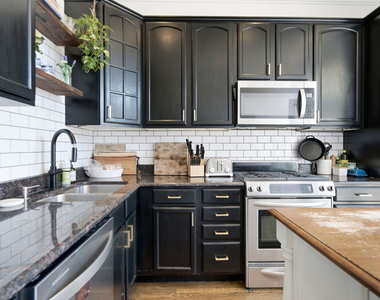 3742 N Janssen Avenue - Photo Thumbnail 12