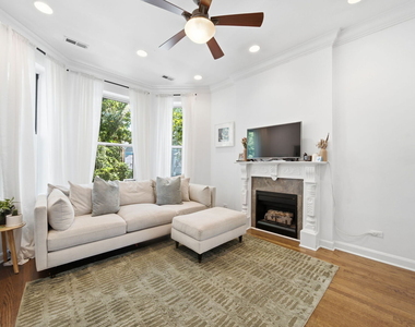 3742 N Janssen Avenue - Photo Thumbnail 4