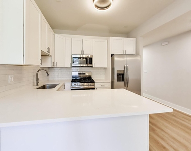 1821 S Fairfield Avenue - Photo Thumbnail 11