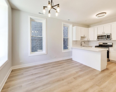 1821 S Fairfield Avenue - Photo Thumbnail 8