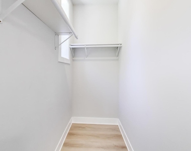 1821 S Fairfield Avenue - Photo Thumbnail 16