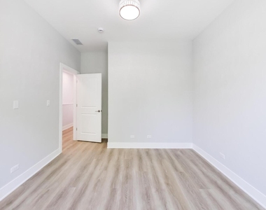 1821 S Fairfield Avenue - Photo Thumbnail 15