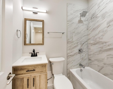 1821 S Fairfield Avenue - Photo Thumbnail 12