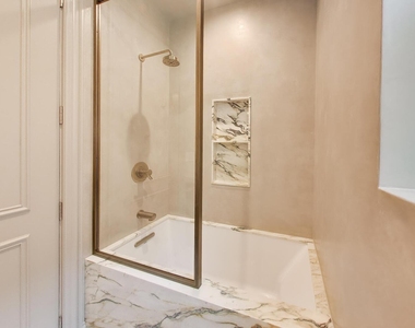 45 E Division Street - Photo Thumbnail 25