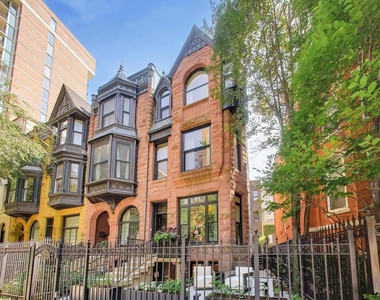 45 E Division Street - Photo Thumbnail 2