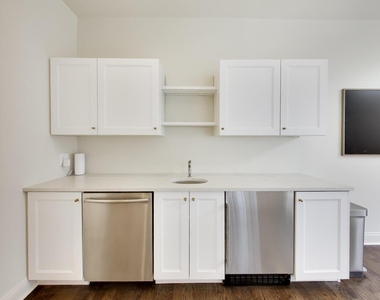 45 E Division Street - Photo Thumbnail 33
