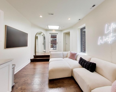 45 E Division Street - Photo Thumbnail 27