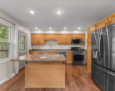 15954 Ozark Avenue - Photo Thumbnail 9