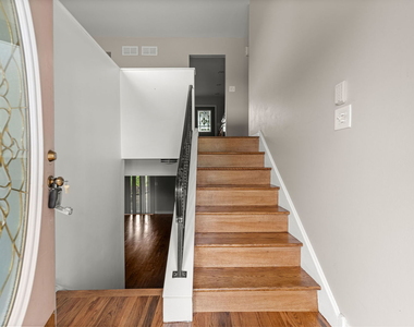 15954 Ozark Avenue - Photo Thumbnail 2