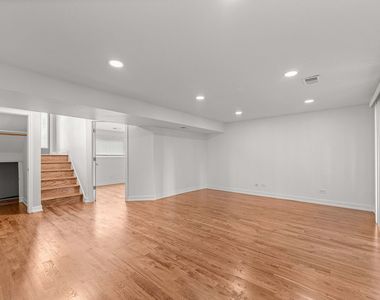 15954 Ozark Avenue - Photo Thumbnail 4