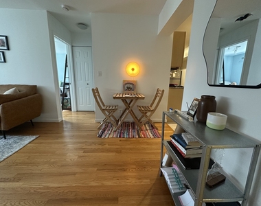 5953 N Kenmore Avenue - Photo Thumbnail 5