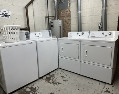 5953 N Kenmore Avenue - Photo Thumbnail 13
