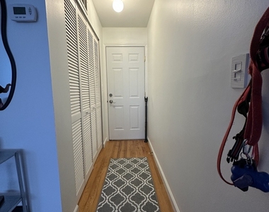 5953 N Kenmore Avenue - Photo Thumbnail 3