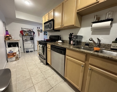 5953 N Kenmore Avenue - Photo Thumbnail 8