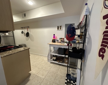 5953 N Kenmore Avenue - Photo Thumbnail 9
