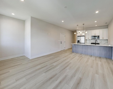 5157 S Wabash Avenue - Photo Thumbnail 2