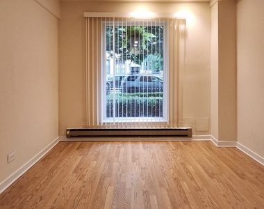 1504 N Dearborn Parkway - Photo Thumbnail 9