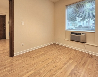 1504 N Dearborn Parkway - Photo Thumbnail 8