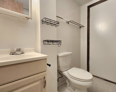 1504 N Dearborn Parkway - Photo Thumbnail 6