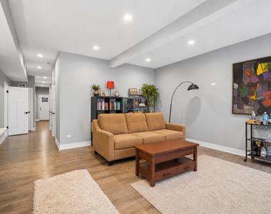 4925 N Albany Avenue - Photo Thumbnail 2