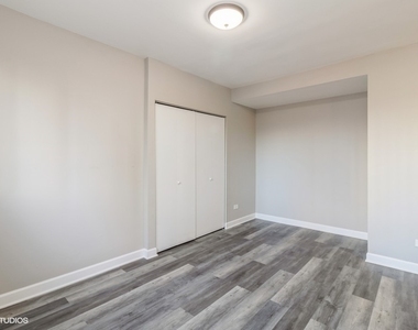 1430 N Dearborn Parkway - Photo Thumbnail 2