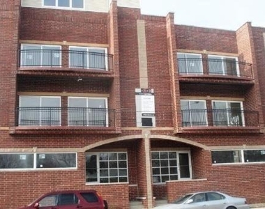 5758 N California Avenue - Photo Thumbnail 2