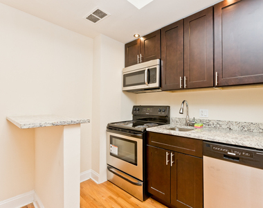 1430 N Dearborn Street - Photo Thumbnail 1