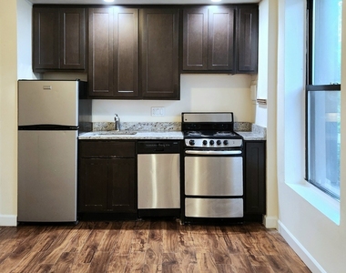 1430 N Dearborn Parkway - Photo Thumbnail 1